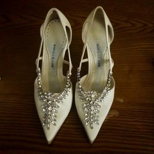 Manolo Blahnik Lala Heels Size 39.5 Satin